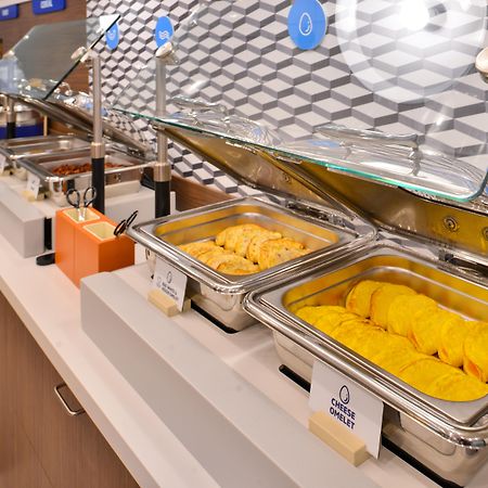 Holiday Inn Express Ontario By Ihg Creekside Bagian luar foto