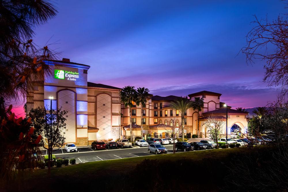 Holiday Inn Express Ontario By Ihg Creekside Bagian luar foto