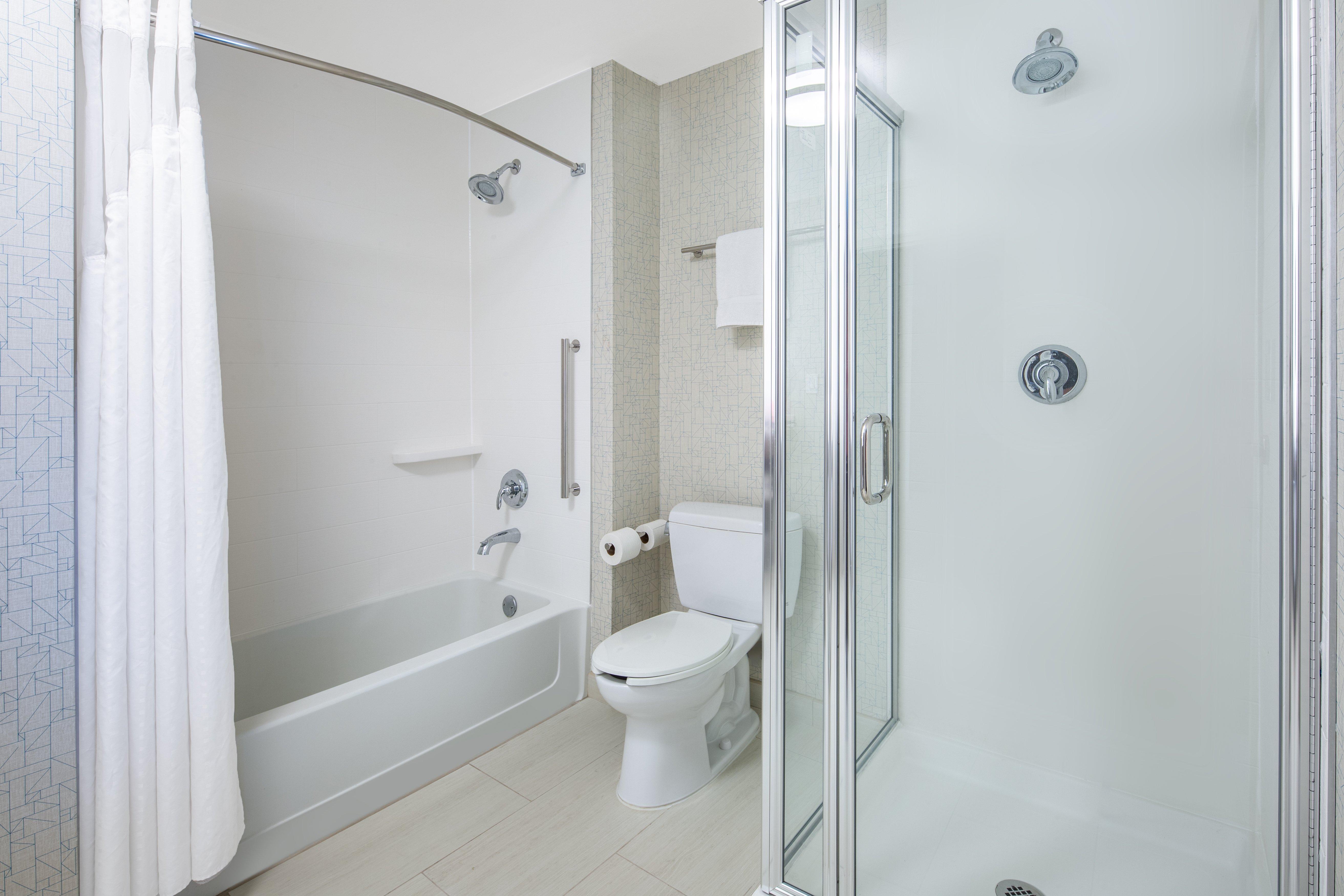 Holiday Inn Express Ontario By Ihg Creekside Bagian luar foto