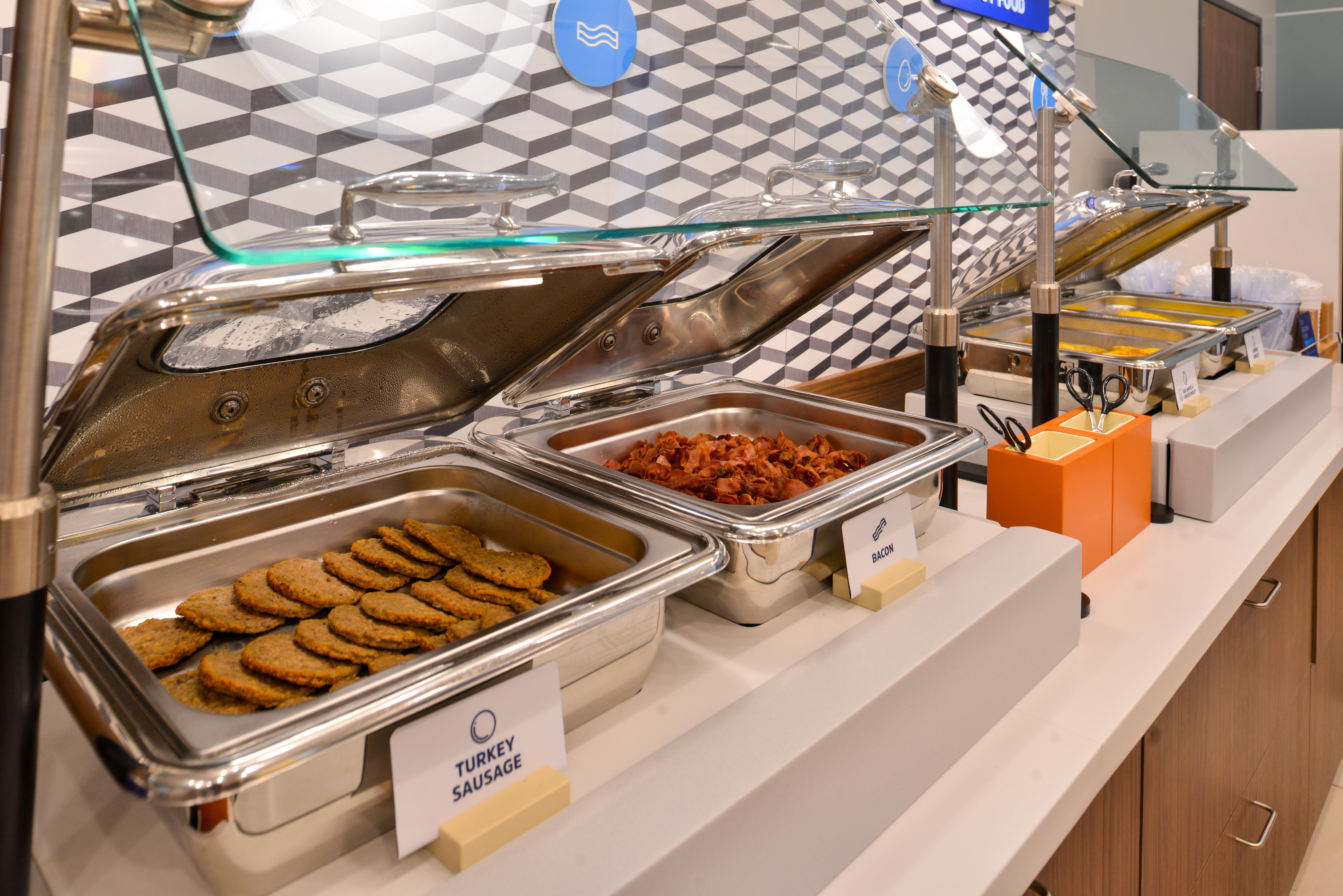 Holiday Inn Express Ontario By Ihg Creekside Bagian luar foto
