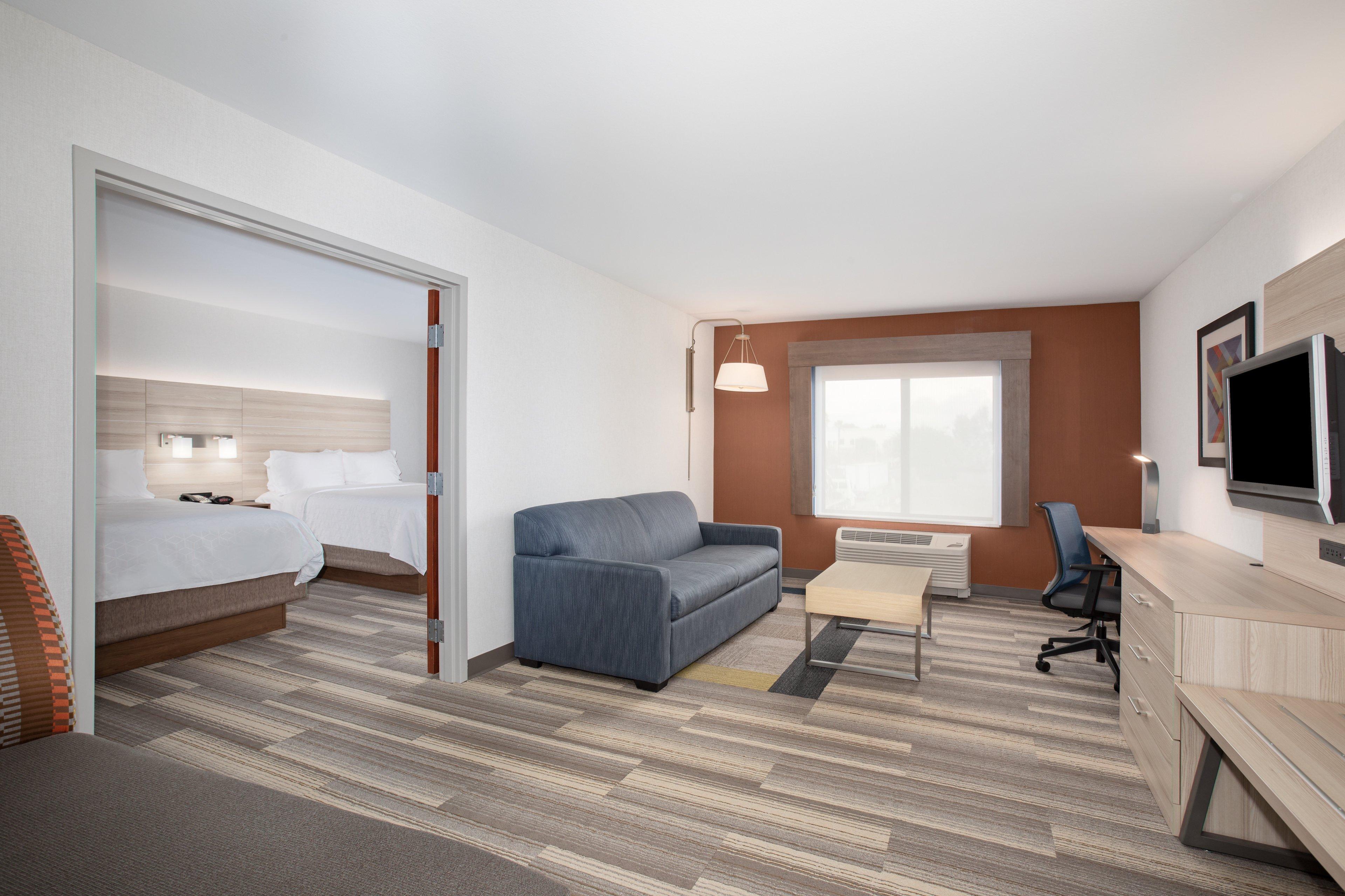 Holiday Inn Express Ontario By Ihg Creekside Bagian luar foto
