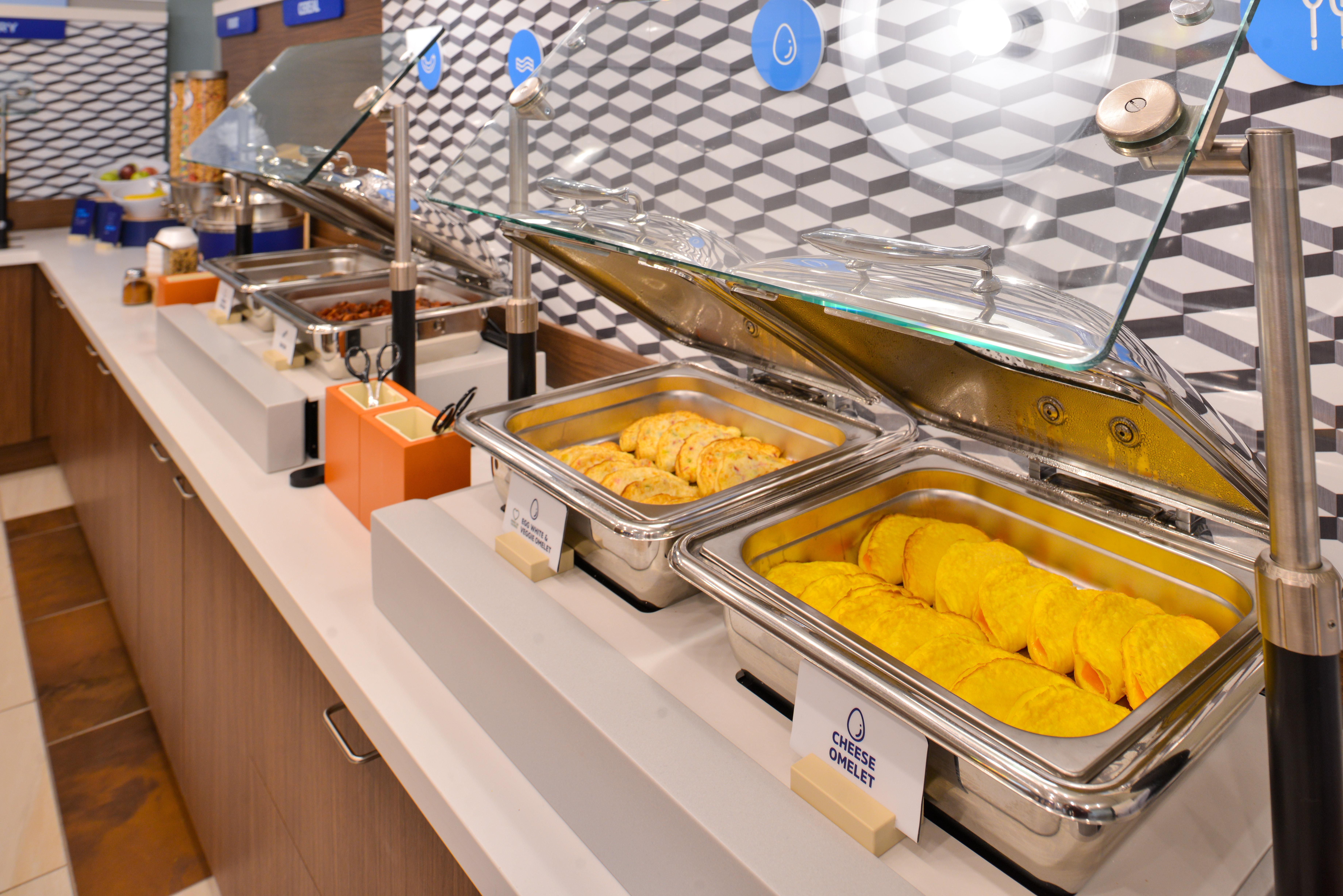 Holiday Inn Express Ontario By Ihg Creekside Bagian luar foto