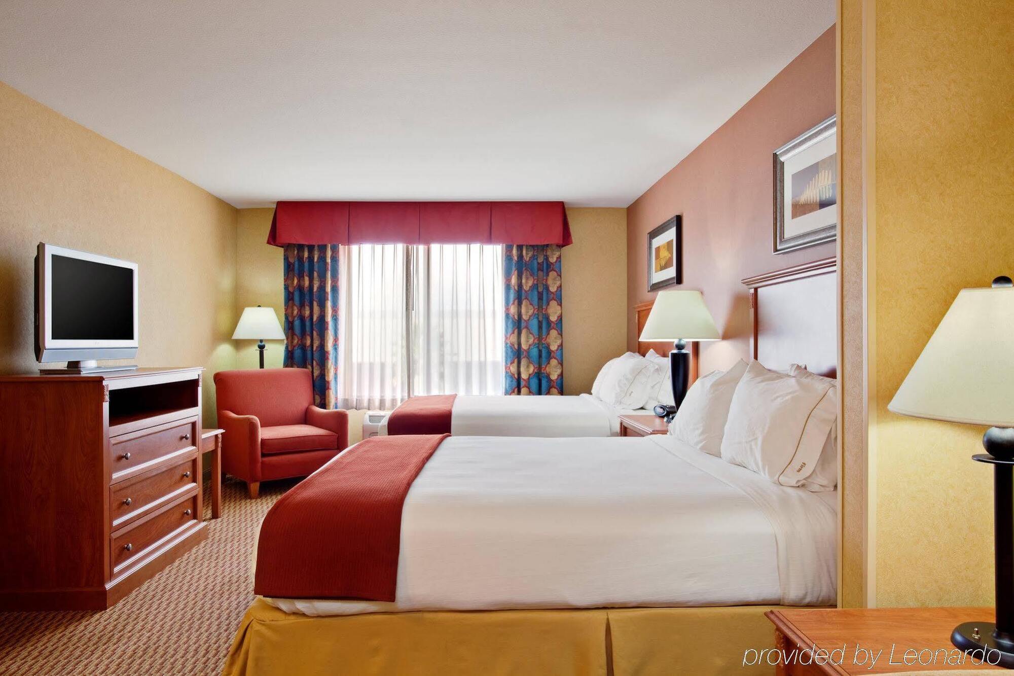 Holiday Inn Express Ontario By Ihg Creekside Bagian luar foto