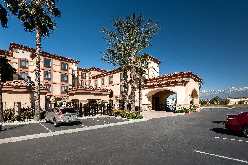 Holiday Inn Express Ontario By Ihg Creekside Bagian luar foto