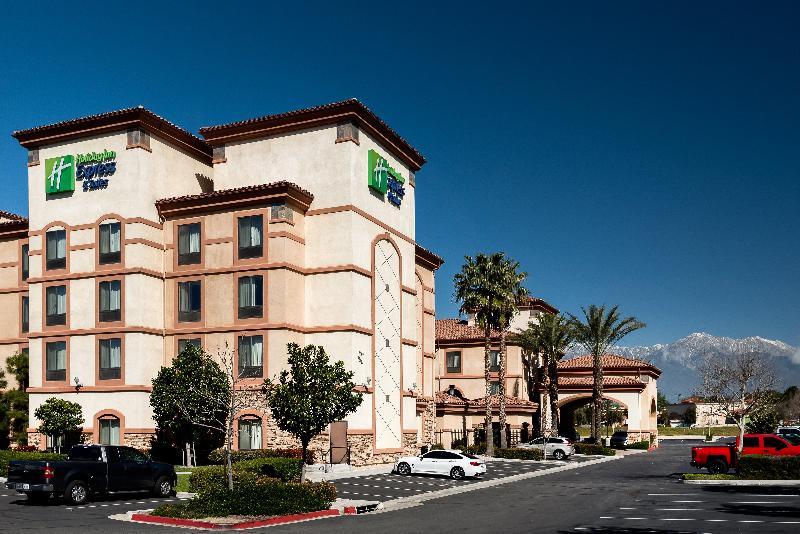 Holiday Inn Express Ontario By Ihg Creekside Bagian luar foto