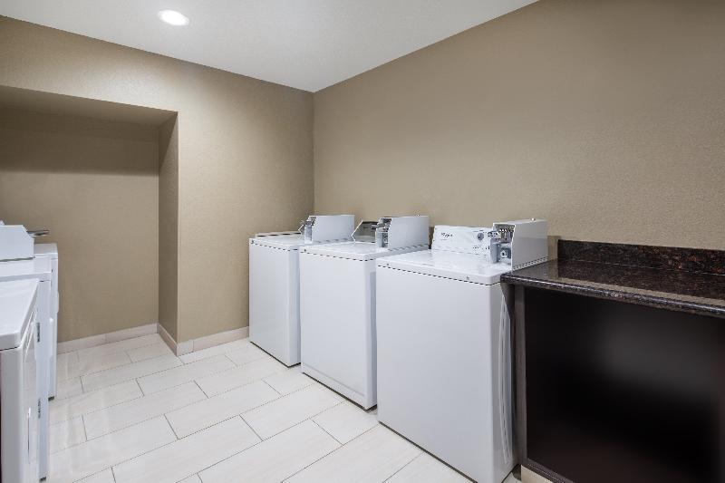 Holiday Inn Express Ontario By Ihg Creekside Bagian luar foto